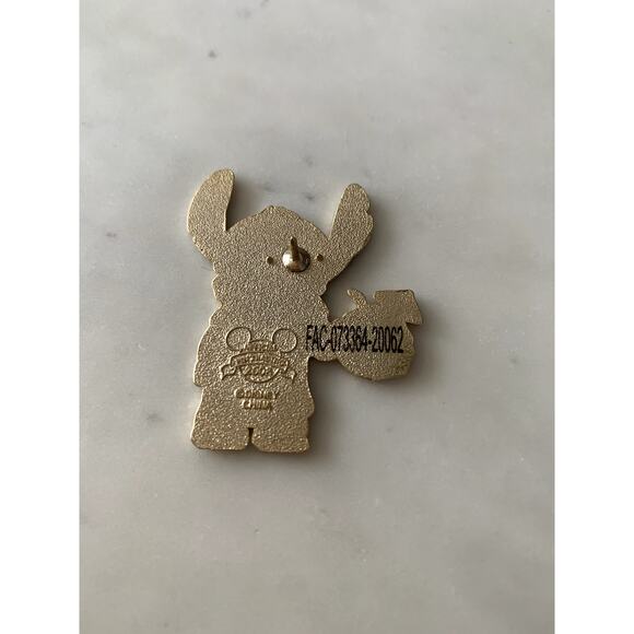 Lilo and Stitch Hawaiin Shirt Lei Coconut Drink Disney Trading Pin - Picture 2 of 2